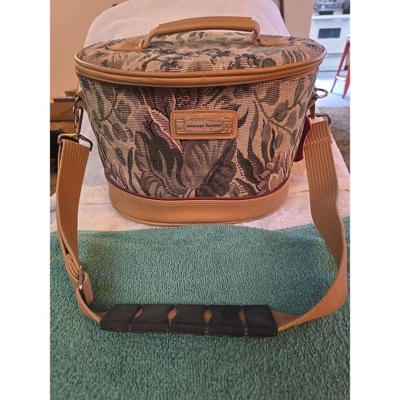 VTG American Tourister Floral Tapestry Train Luggage Make Up Case Travel Core - Picture 1 of 12